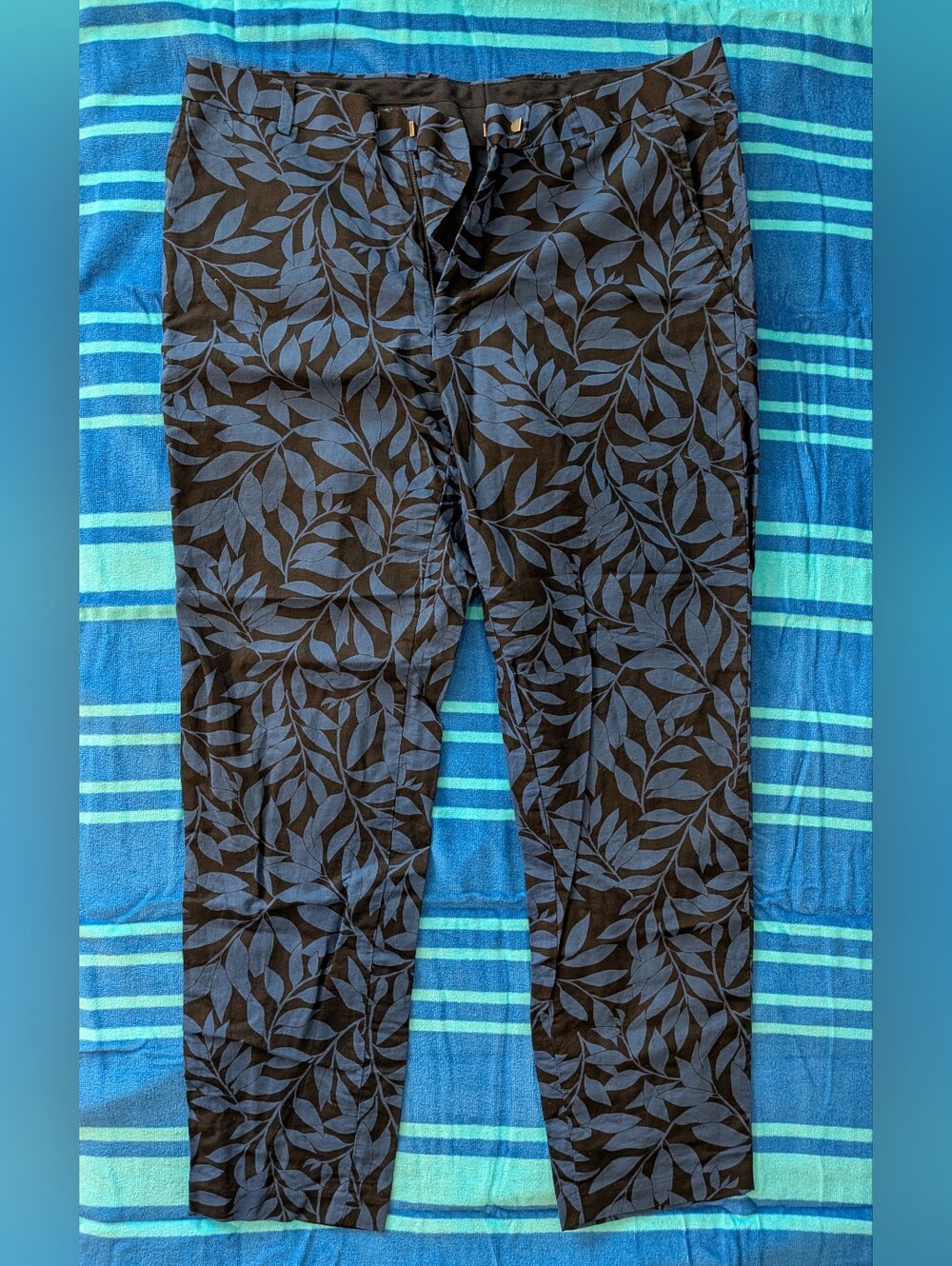 Men's Black and Blue Leaf-Print Pull-On Pants